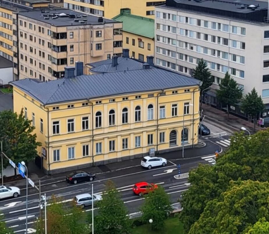 Petrellin talo Porissa Keski-Porin kirkon tornista kuvattuna.
