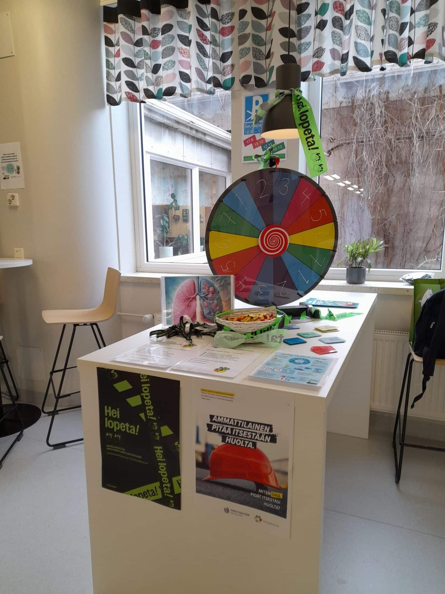 Ehkäisevän päihdetyön viikon infopiste.